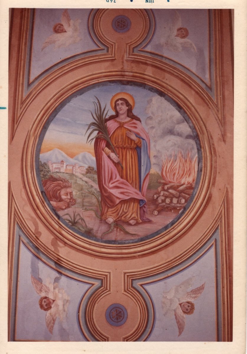 Painel pintado do teto da Igreja Santa Tecla, representando Santa Tecla